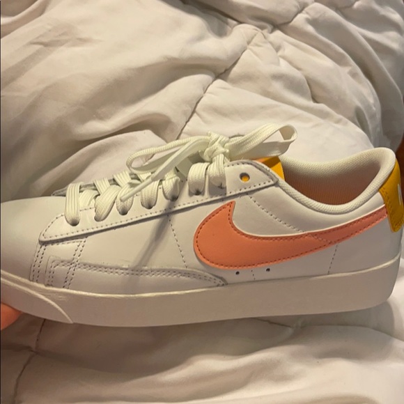 Brand new Nike Shoes - Picture 2 of 3